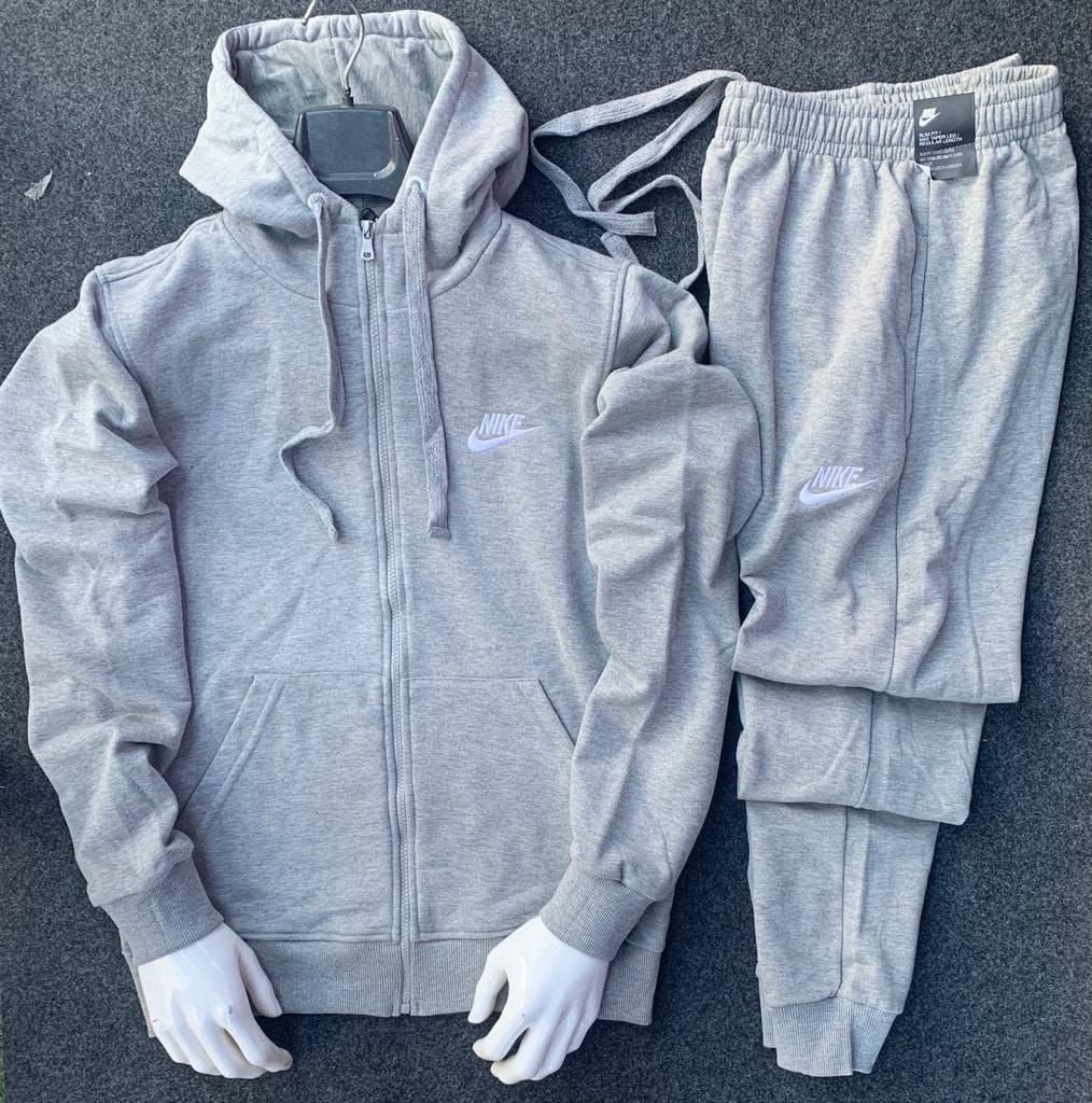 GRIS NIKE