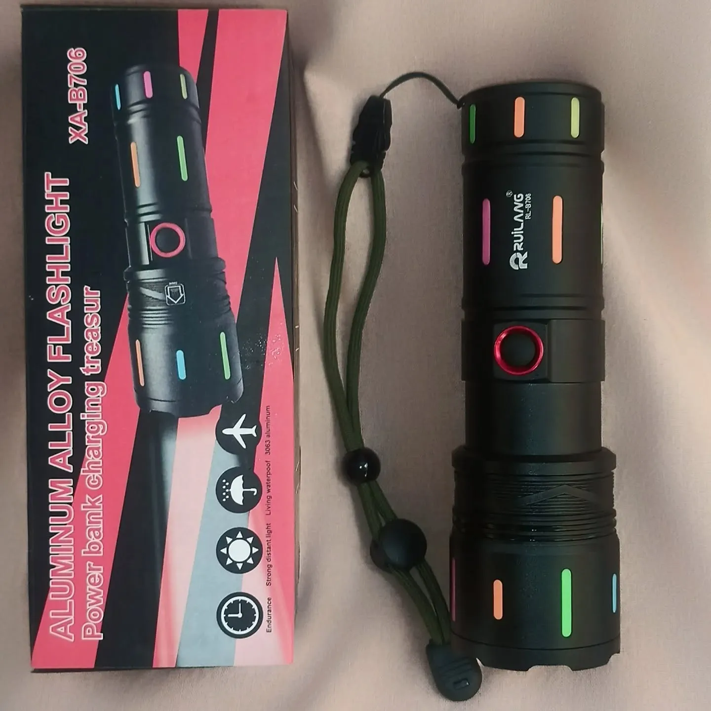 مصباح يدوي قوي Ruilang P90 – ضوء يصل حتى 1 كيلومتر