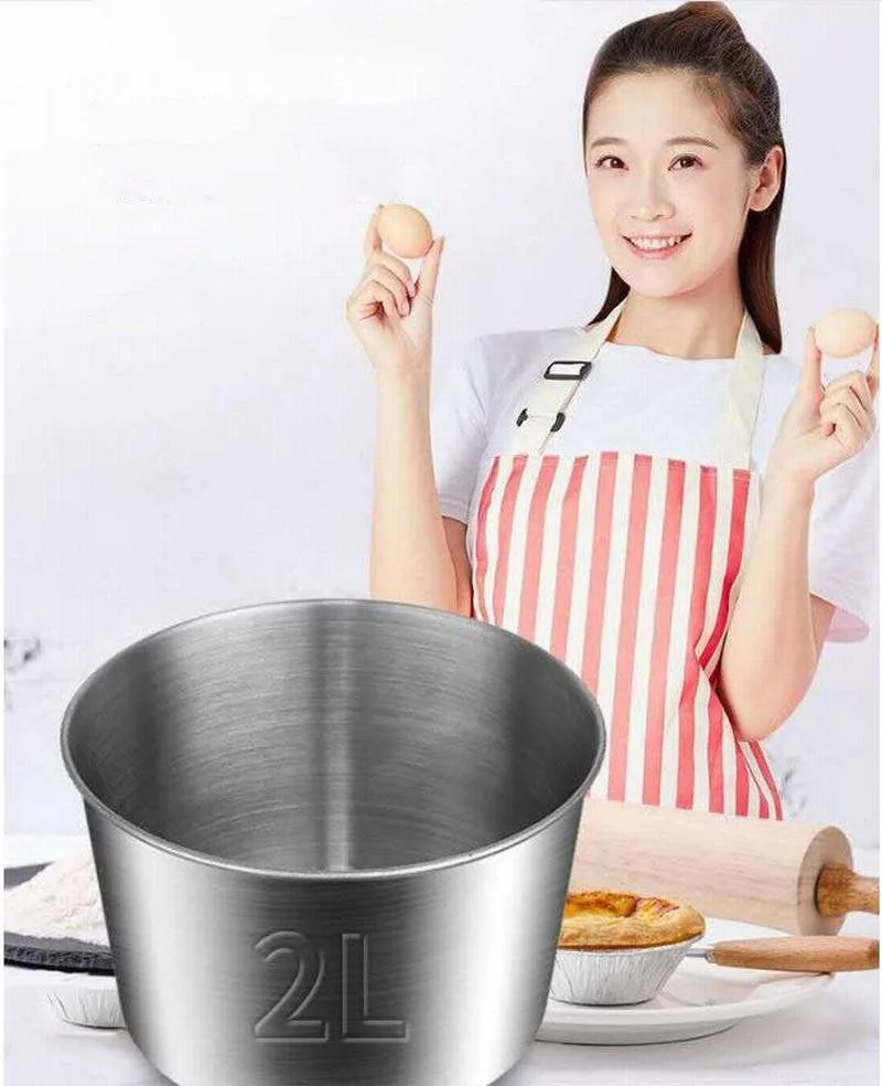 طراب وعجانة مع اناء من البلاستيك