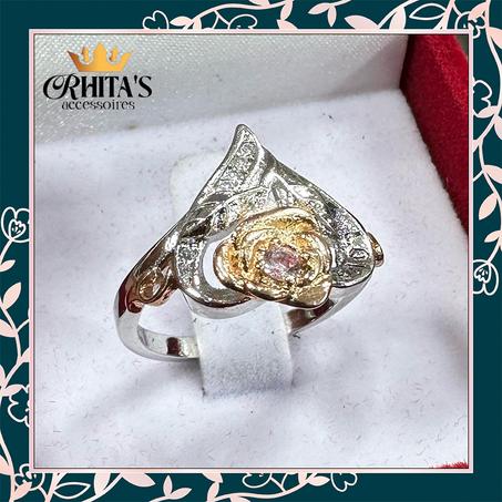 💍 خاتم بتصميم زهرة متألقة