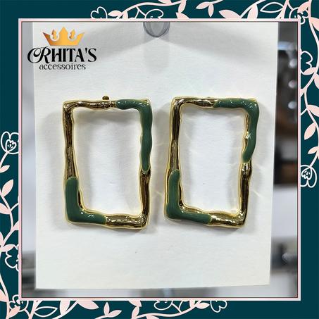 أقراط مربعة الشكل