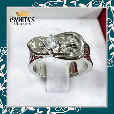 💍 خاتم فضي بتصميم عصري راقٍ