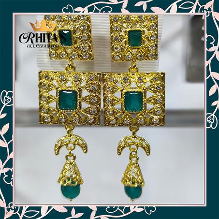 🌿 أقراط "زمردة الشرق" – بديل الذهب الملكي بلمعة خضراء آسرة 🌿💚✨