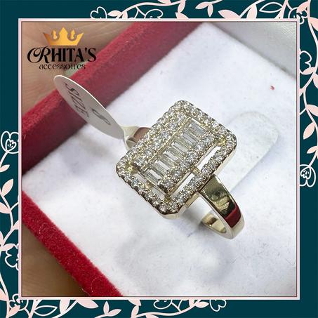 💍 خاتم نسائي أنيق بتصميم مربع مرصوف