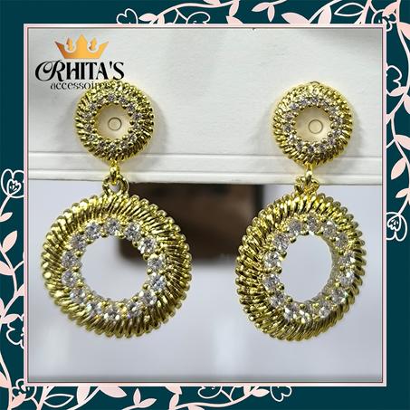 أقراط دائرية فاخرة