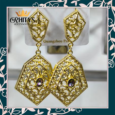 ✨ أقراط "ليالي الشرق" – بديل الذهب بحجر بنفسجي ملكي ✨💜🌙