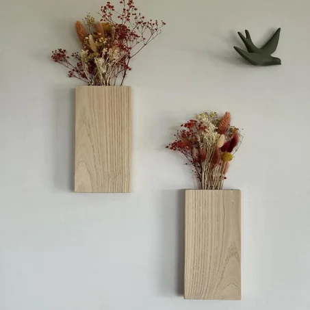 مزهرية حائط خشبية بلمسة طبيعية راقية