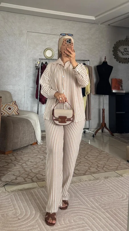 طقم مخطط أنيق
