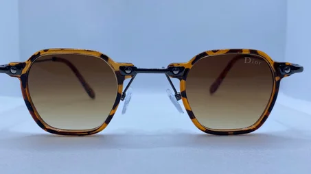 Dior Vintage-Style Tortoiseshell Sunglasses – Brown Tinted Lenses