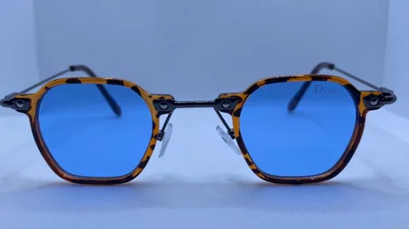 Dior Vintage-Style Tortoiseshell Sunglasses – Blue Tinted Lenses