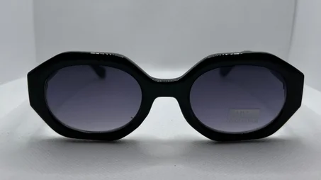 Hexa Noir – Retro Bold Sunglasses