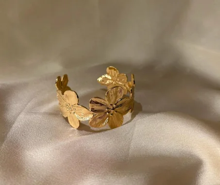 زيت تنضيف الوجه