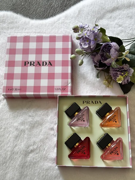 Coffret Prada - 4 Parfums Miniature 30 ML