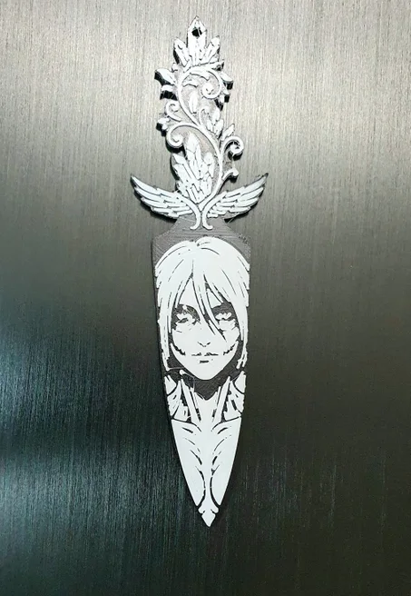porte-céls titan féminin-série attack on titan