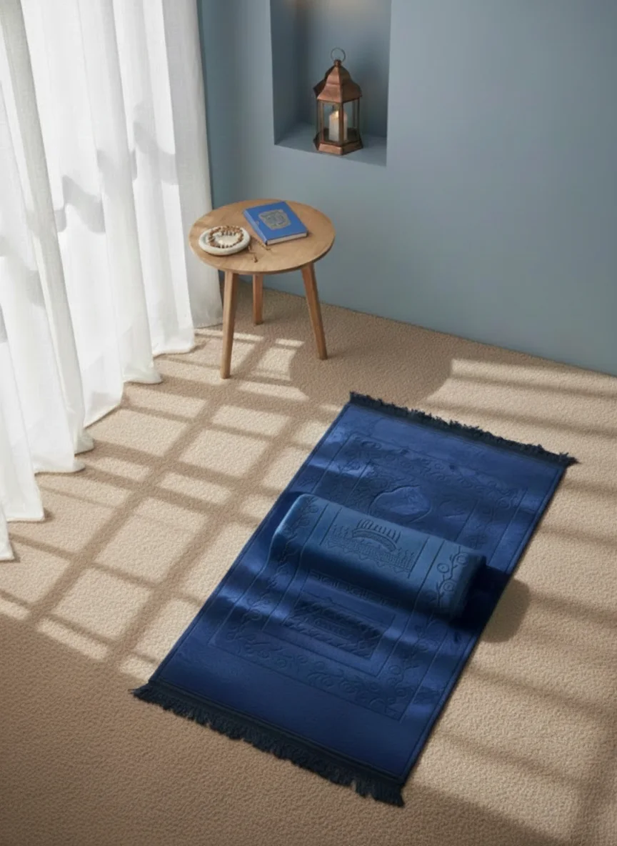 Moment de prière apaisé sur le tapis