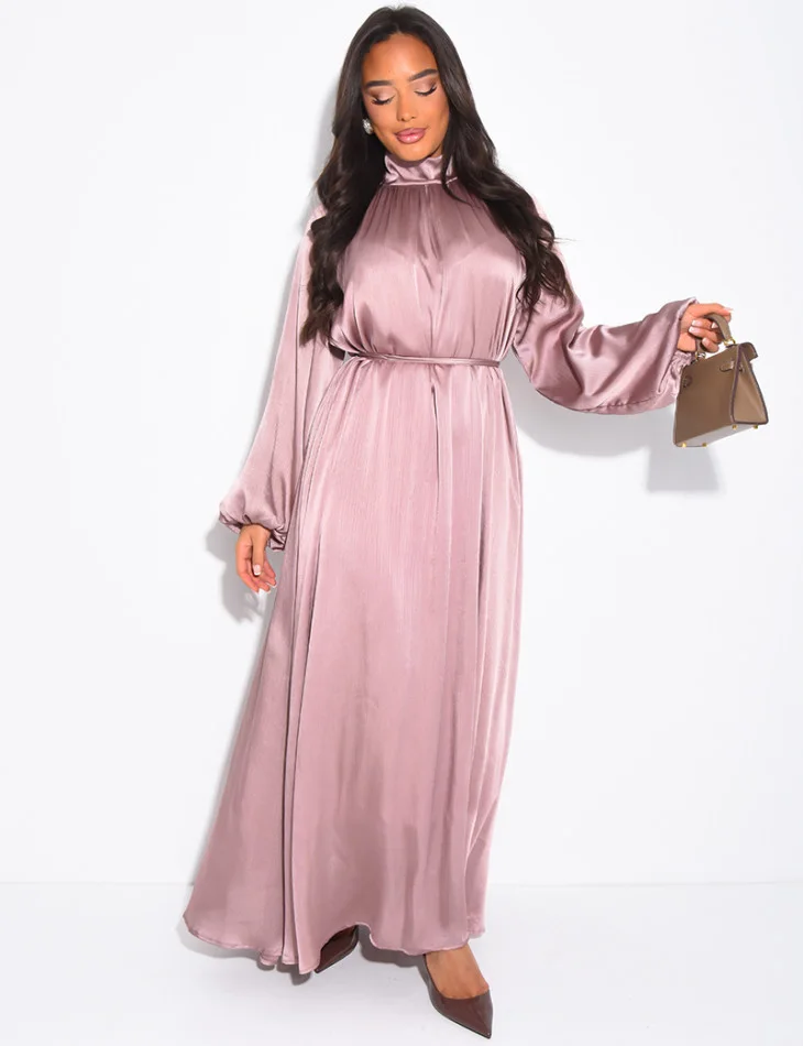 Robe longue en satin col montant à ceinture à la taille amovible