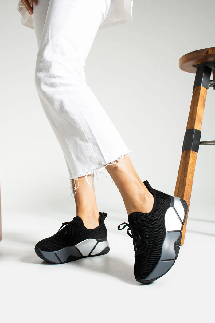 حذاء رياضي نسائي أسود مطاطي من سينيوراه نوغ