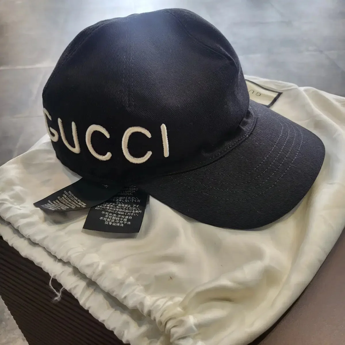Casquette Baseball Noire – Logo Gucci Brodé