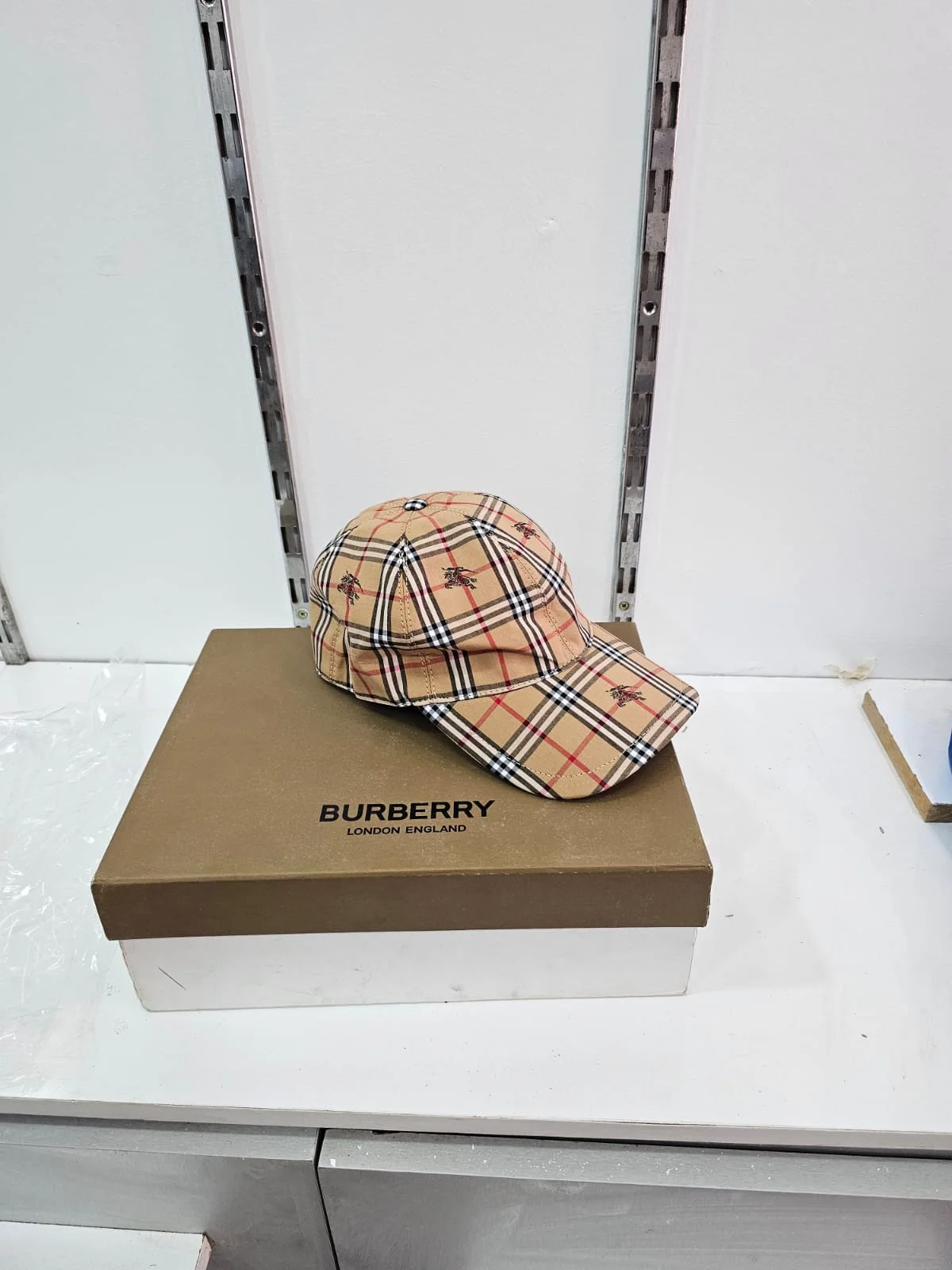 Casquette Baseball Check Beige – Style Burberry
