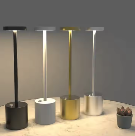 لمبة فاخرة مبتكرة ليد تعمل باللمس قابلة لإعادة الشحن لاسلكية فاخرة حديثة