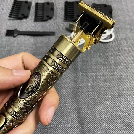 ماكينة حلاقة وتحديد الشعر