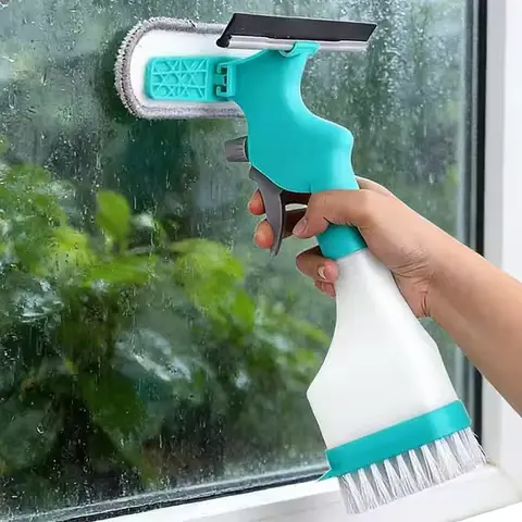 spray window cleaner