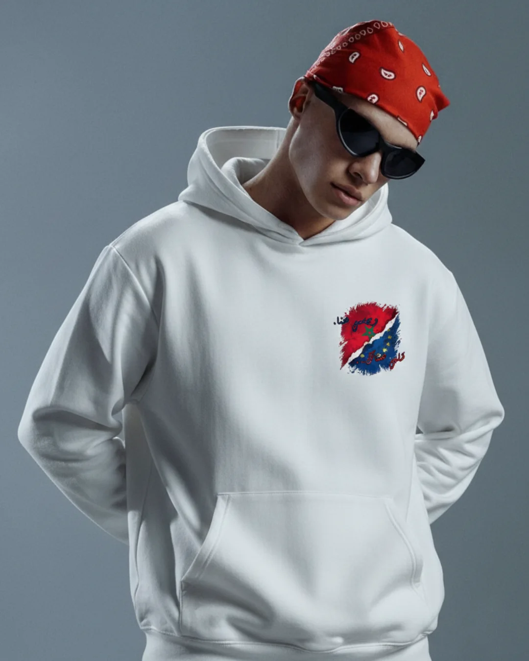 قلبي هناك… وجسمي هنا.