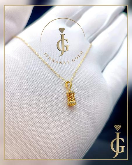 chaine pendentif en or 18 carats