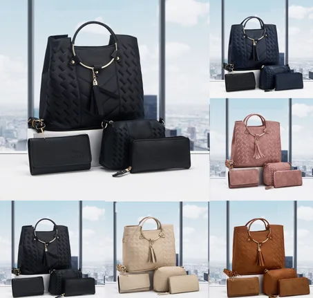 حقائب نسائية  راقية  ذات تصميم  كلاسيكي مناسب جميع الأذواق