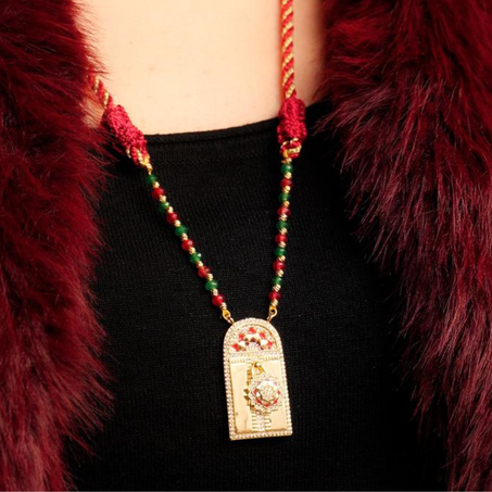 Faites briller l'élégance et la tradition - découvrez nos exquis colliers Bab Mansour