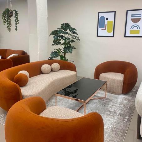 طقم جلوس "The Curve": أناقة معاصرة وراحة استثنائية