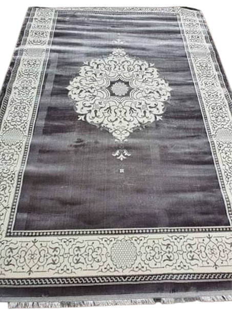 سجادة كلاسيكية باللون الرمادي