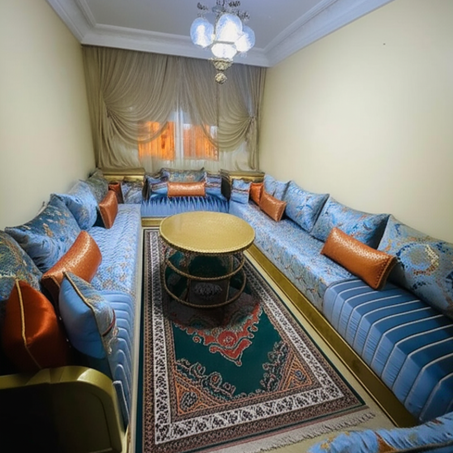 * جمال الطلامط المطرزة وفخامة الخشب: صالون مغربي من SMAIL MOBILIER.