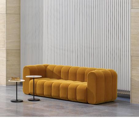 ​راحة مخملية وتصميم عصري: أريكة "ريفا" بتنجيد عمودي أنيق