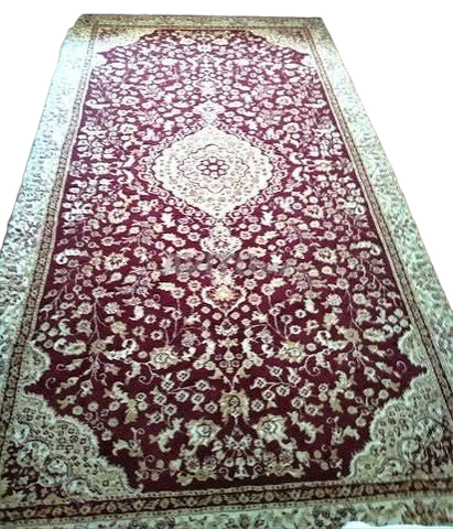 سجادة حمراء كلاسيكية