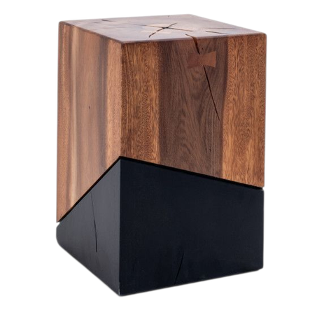 * طاولات جانبية خشبية فاخرة: تصاميم هندسية فريدة لديكور منزلك