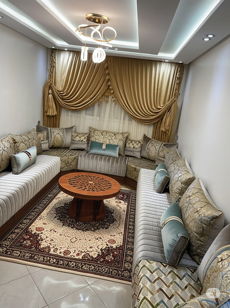 * أريكة مغربية مطروزة فاخرة: الأصالة والفخامة في بيتك