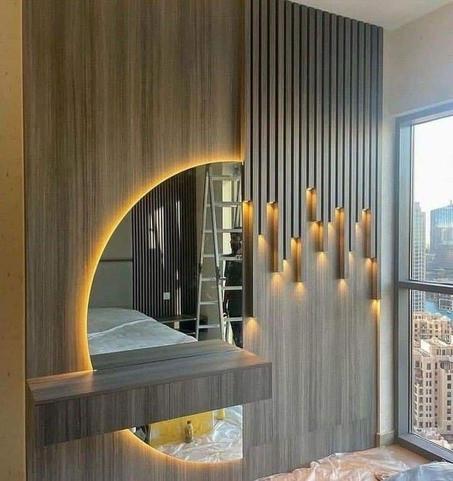 * مرايا مضيئة بتصاميم عصرية: فن وعملية في قطعة واحدة.  * حلول الإضاءة والديكور المتكاملة: مرايا LED مع وحدات تخزين (copy)