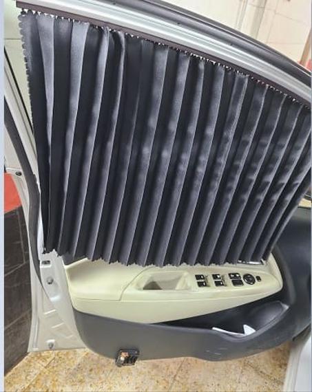 ستائر السيارة أربعة قطع 4400دج اربعة ستائر