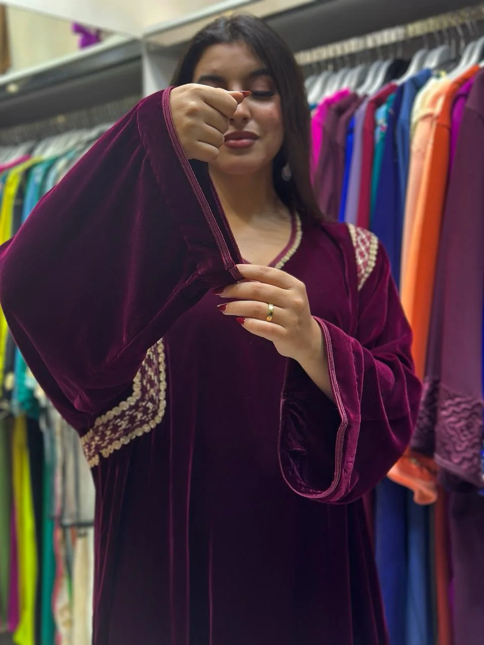 قفطان بلا حزام موبرا بوردو بالسفيفة و 4 فيل فصالة مخزنية