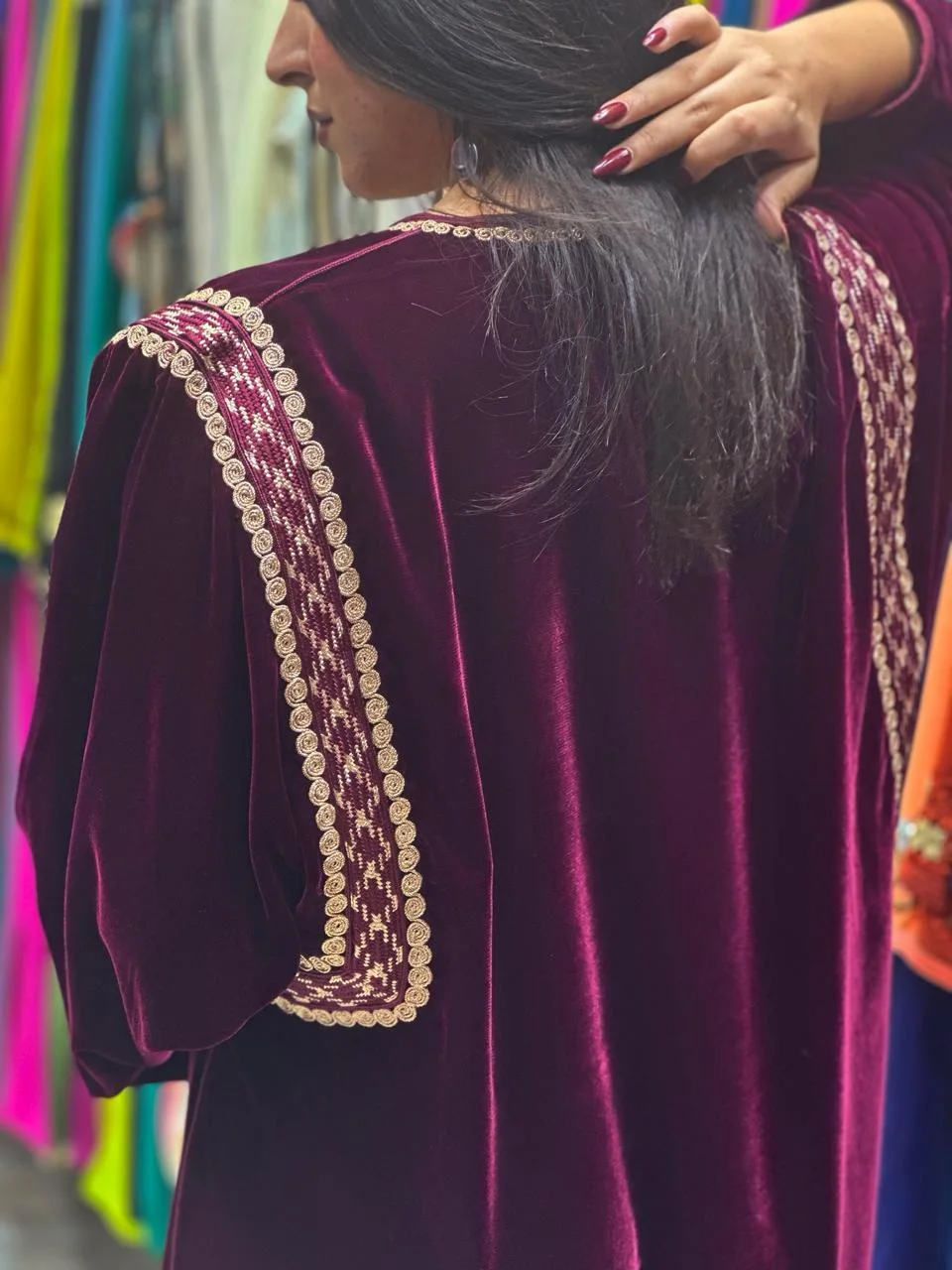 قفطان بلا حزام موبرا بوردو بالسفيفة و 4 فيل فصالة مخزنية