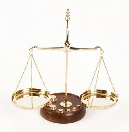 ميزان العدل النحاسي