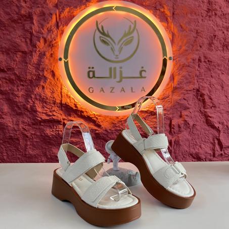 صندل صيفي نسائي أنيق وخفيف الوزن