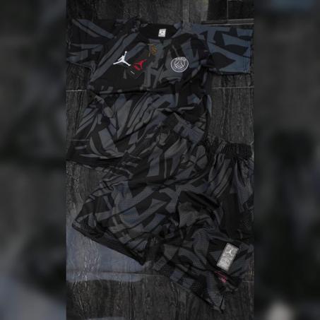 Ensemble tjorden gris 2023