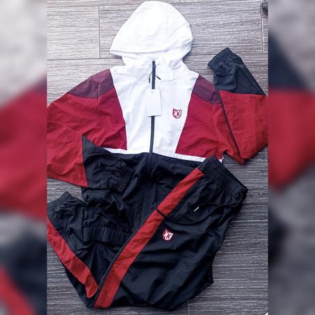 ensemble footkorner rouge mod 2025