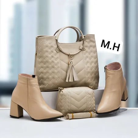 باك يتكون من 3 قطع صاك كبير+صاك صغير+حذاء