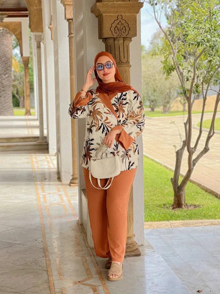 تألقي بأناقة الربيع: طقم "الزهور" الجديد بلمسة عصرية وراحة لا تقاوم! ✨