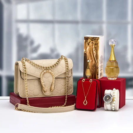 ثنائي الفخامة والعبير.. حقيبتك المفضلة وعطرك الآسر 👜