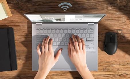 لاب توب فيفو بوك X1504VA-NJ121W من أسوس انتل كور i7-1355U-10 16 جيجا ذاكرة رام دي ار 4 وسيط تخزين ذي حالة ثابتة 512 شاشة اف اتش 15.6 بوصة 60 هرتز ويندوز 11 كيبورد