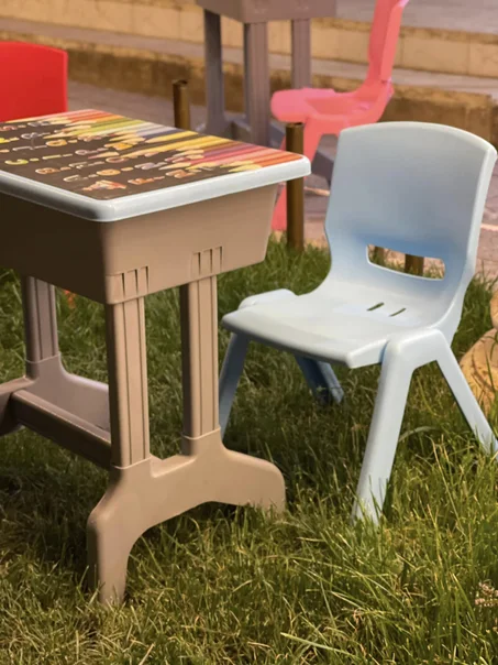 مكتب اطفال بلاستيك قوي ومتين